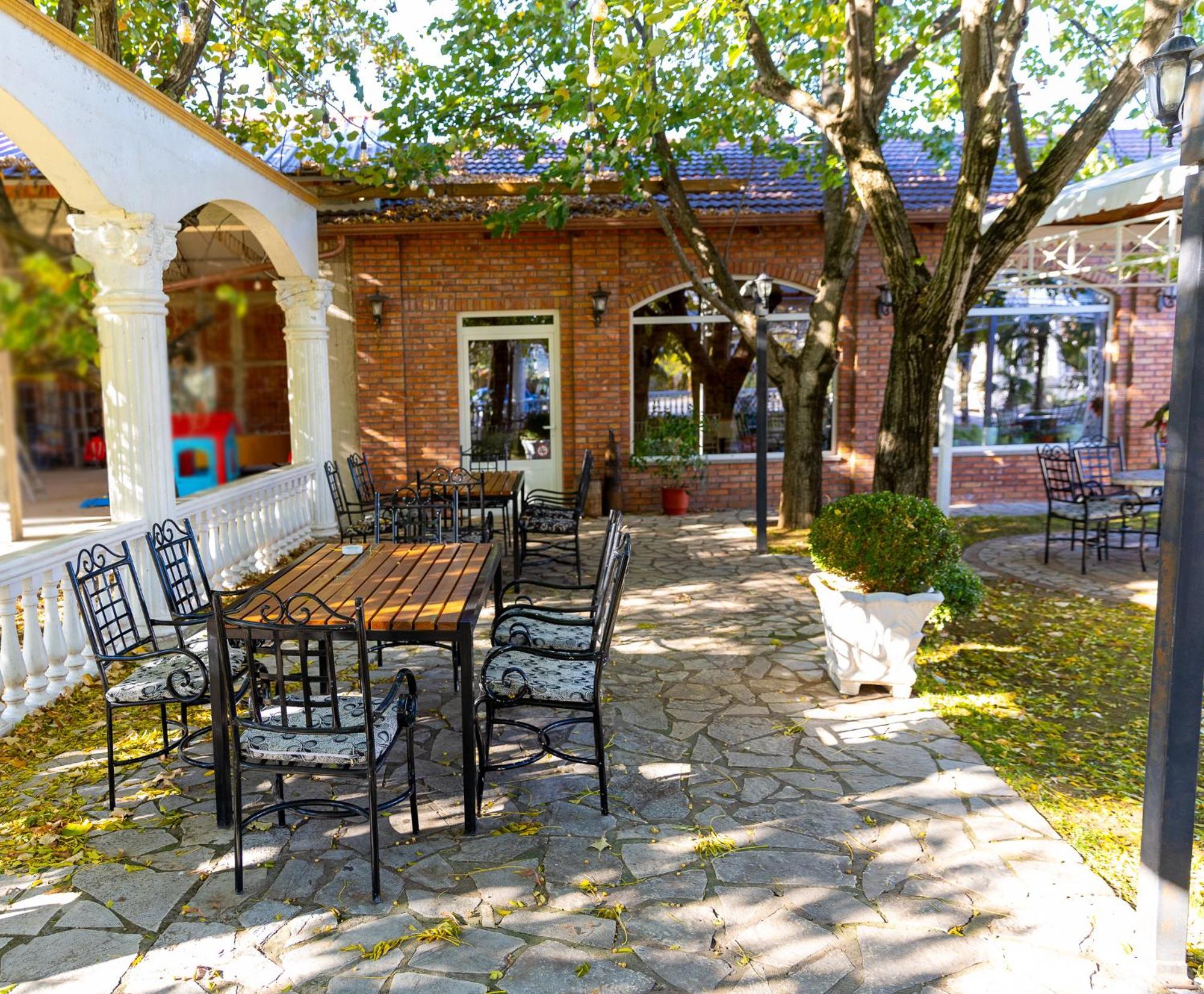 Hotel Paradise Shkodër Exterior foto
